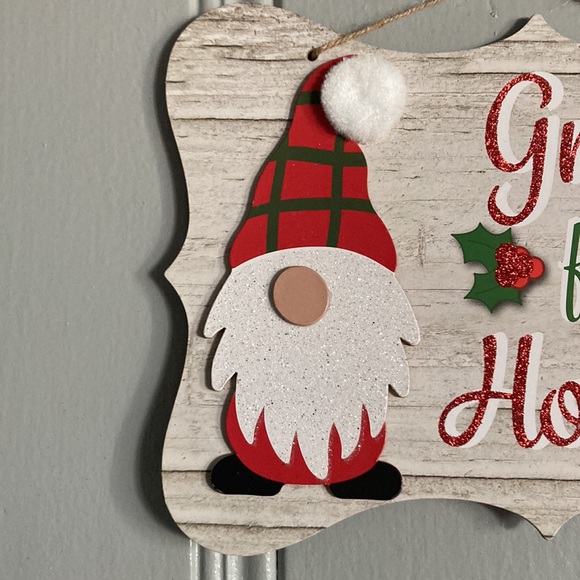 NWT Adorable Wooden Glittered Gnome for the Holidays Decoration Sign - Picture 4 of 16